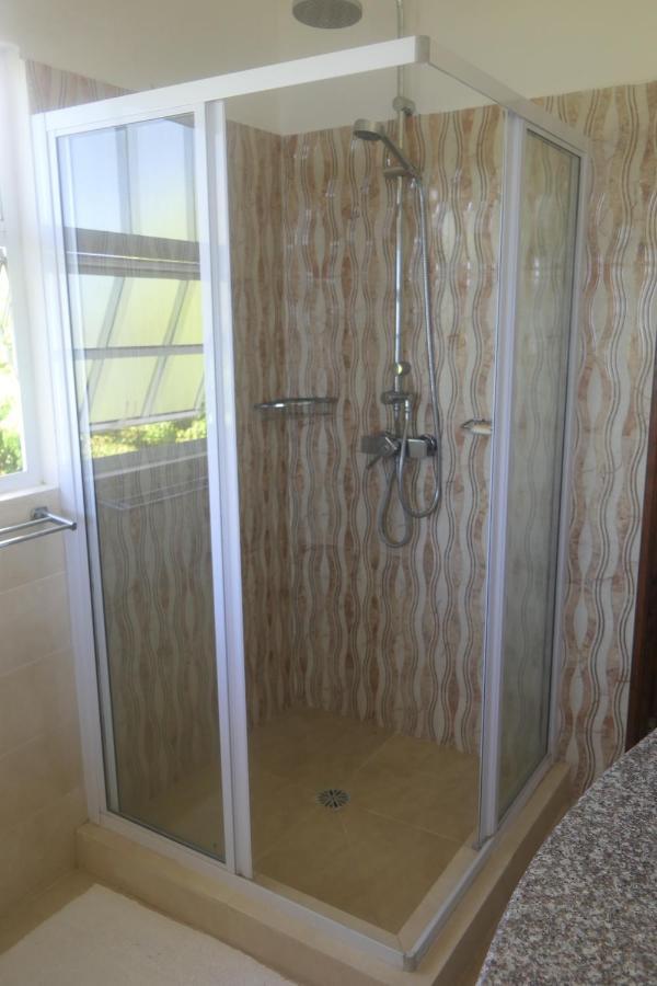 فيلا Tropical Garden Self Catering فيكتوريا المظهر الخارجي الصورة