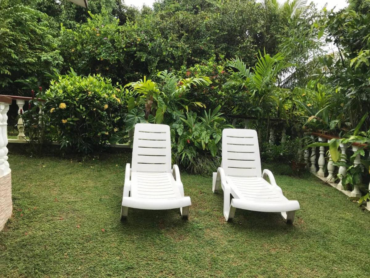 فيلا Tropical Garden Self Catering فيكتوريا المظهر الخارجي الصورة